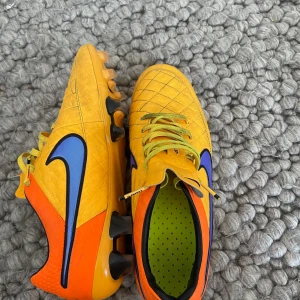 Tiempo legend 5  - Fina läder fotbollsskor i väldigt bra skick 