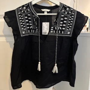 Blus från hm - Så gullig blus från hm aldrig använd med prislappen på!