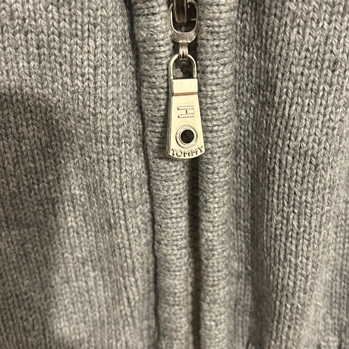 Tommy hilfiger  - 90