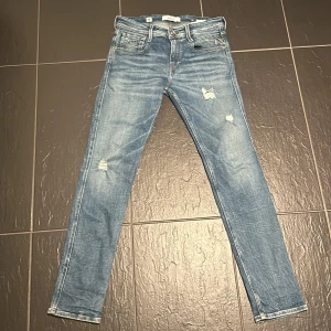 Replay Jeans Anbass 29/32 - Replay Anbass Jeans  Storlek 29/32 Mycket fint skick 