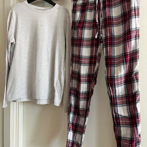 Pyjamas  - Pyjamas perfekt inför hösten. Väldigt bra skick. 