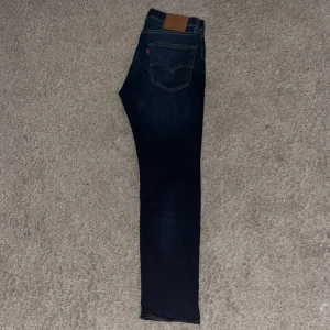 Levis 502 - Säljer dessa jeans för att dom inte används skick 9/10