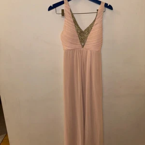 Balklänning - En otroligt fin rosa balklänning 💕
