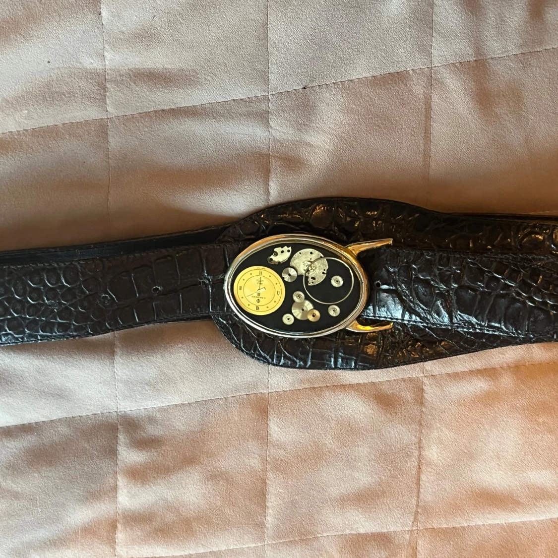 Svart bälte med urtavla från Candino - 91