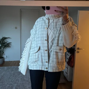 Vit rutig väst  - Säljer en supercool väst😇