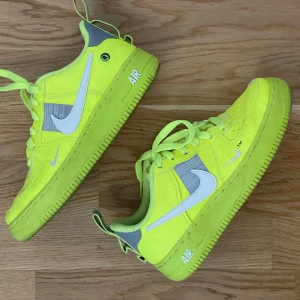 AF1 LV8 Utility Volt  - Size: 36 Art.Nr: AR1708-700