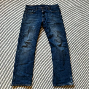 90s vintage Levi's 569 jeans  - 45cm waist, 75cm inseam, 23cm leg opening