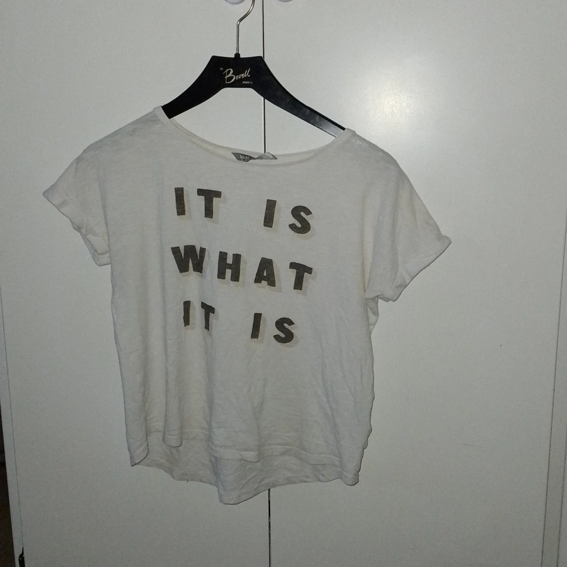 Vit T-shirt Med Text