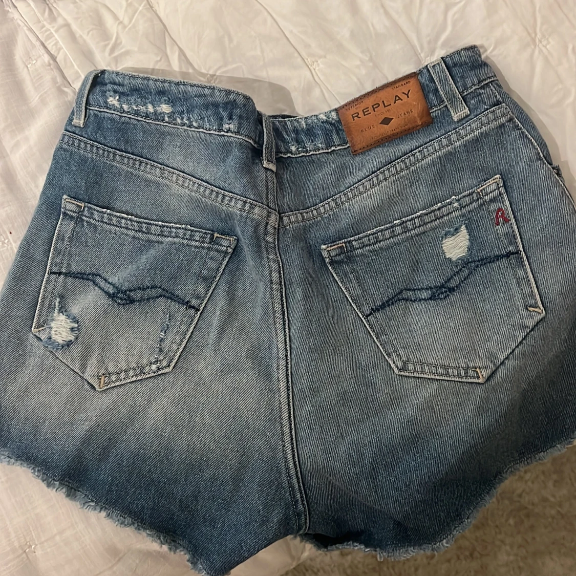 Blå jeansshorts från Replay - 1