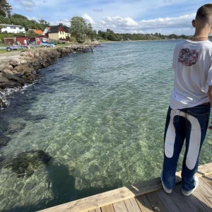 Evisu jeans - Äkta evisu jeans, köpta  på plick och  bra skick passar mig som är 190 och min brorsa som är 192!