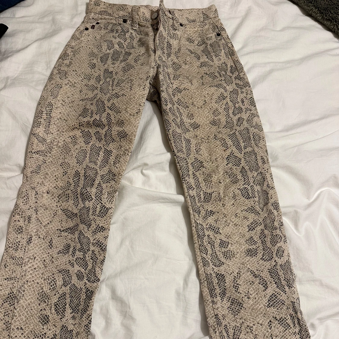 Ormmönstrade byxor från Rocky - 91