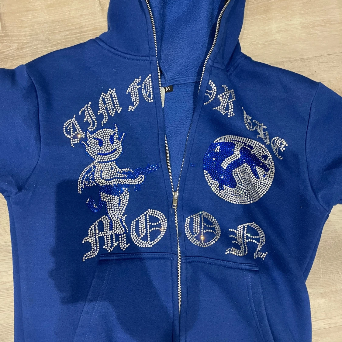 Aim for the moon hoodie  - 90