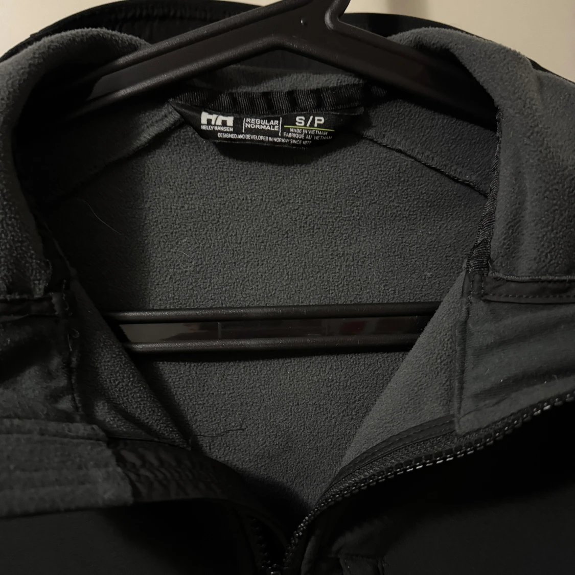 Svart jacka från Helly Hansen - 91