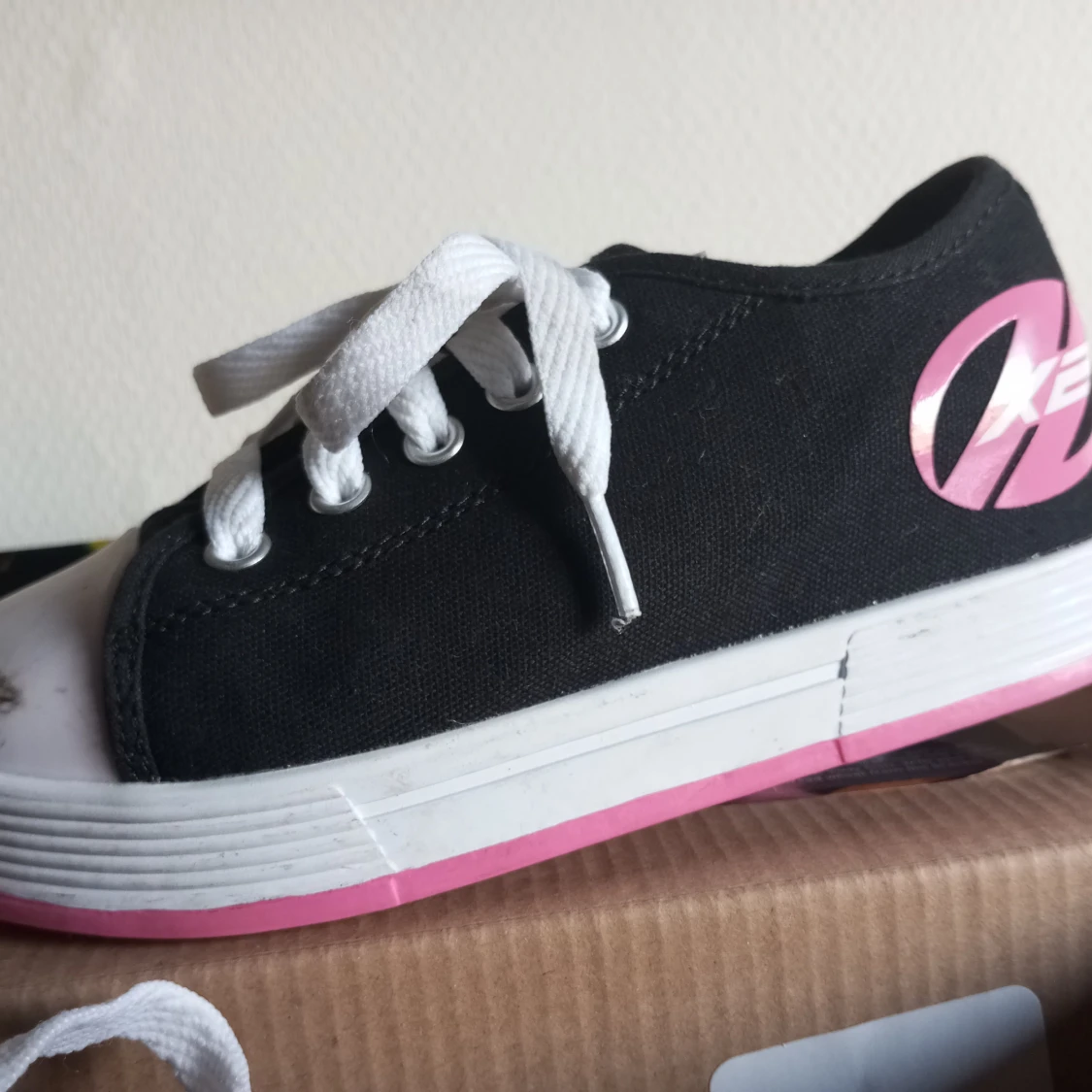 Heelys Fresh X2 i svart och rosa 32 - 90