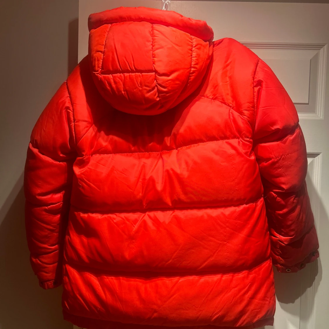 Röd dunjacka från Fjällräven - 92