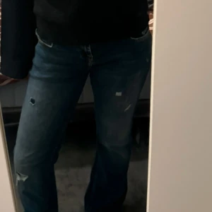 Ltb jeans  -  Nu säljer jag mina Ltb jeans som är svårt att få tag på. De är riktigt snygga och väldigt bra skick, helt nya. Har använt de max 3 gånger. Byxorna är storlek 38. Kan passa 36 men kan sitta lite stort vid midjan. Byxorna är L30 W32. 