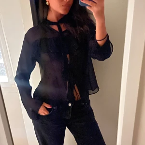 Blus från Zara - Endast använd en gång och som ny. Stl M. 