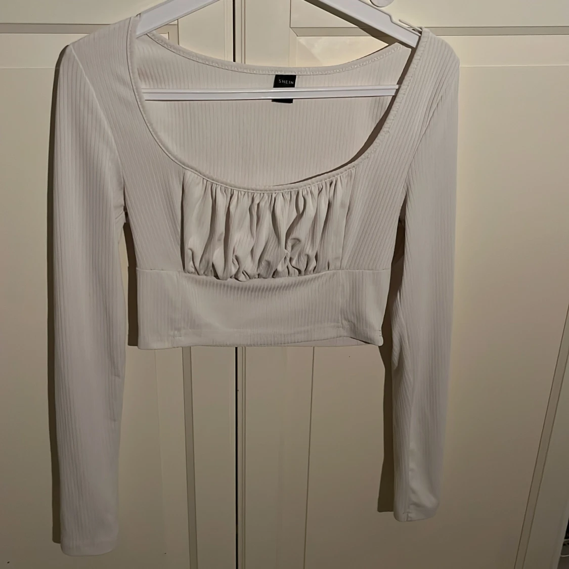 Vit ribbad topp 