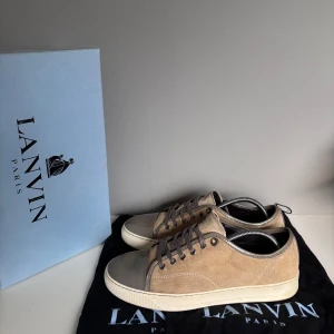 Lanvins - Säljer ett par lanvins i storlek UK8(EU42), cond 8/10 inga repor på toe caps, obs inte tvättade. Tillkommer OG box och dustbags  