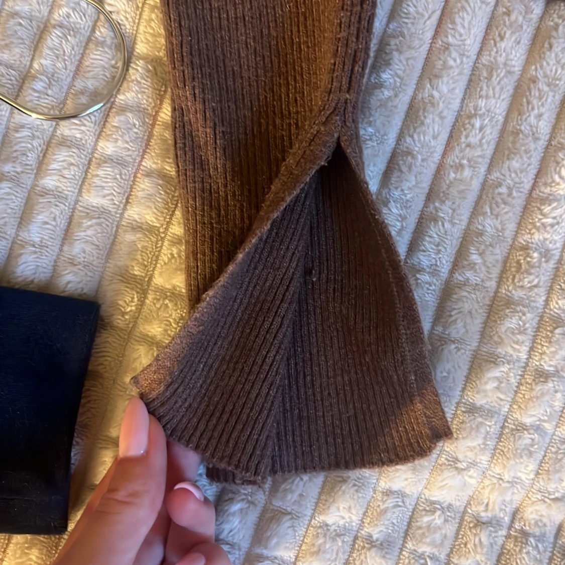 Brun ribbad tröja från Gina Tricot - 90