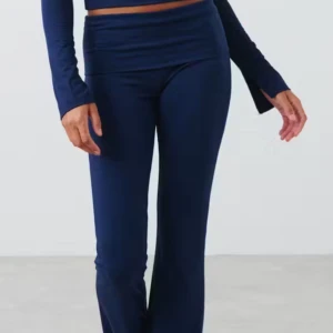 Mörkblå yoga pants - Snygga mörkblå yoga pants i bra skick