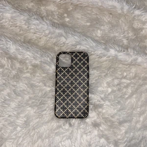 By malene birger skal - Säljer mitt by malene birger skal till iPhone 12 då jag bytt mobil! Inga defekter🥰köptes i deras affär i gbg 