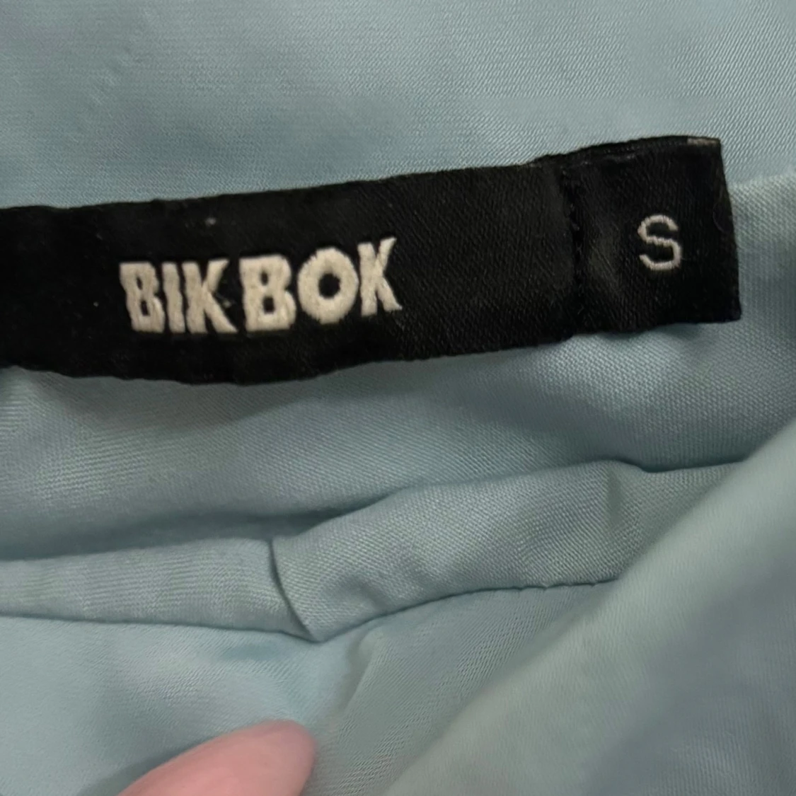 Ljusblå kjol från Bik Bok - 90