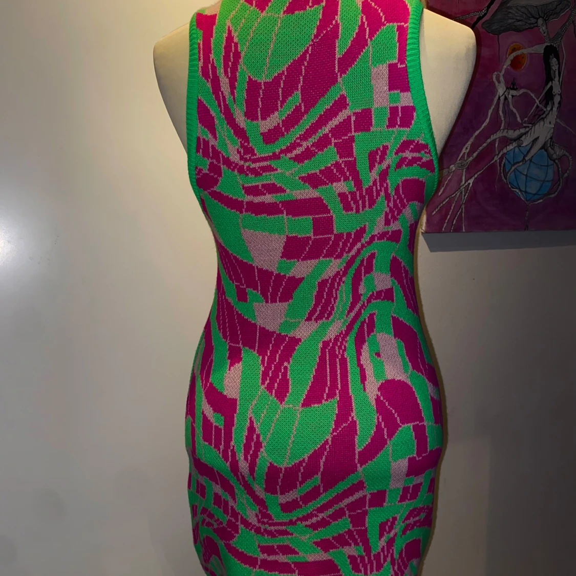 Färgglad stickad klänning - 90