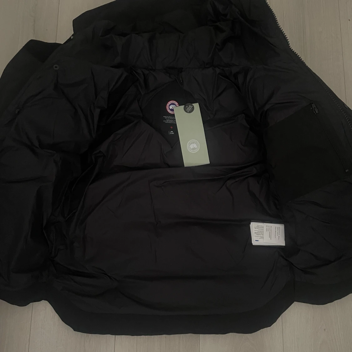 Svart Canada Goose Macmillan  - 1