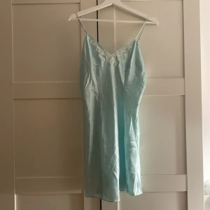 Ljusblå nattlinne från Morgan Taylor - Säljer ett gulligt ljusblått nattlinne från Morgan Taylor, köpt på loppis🩵