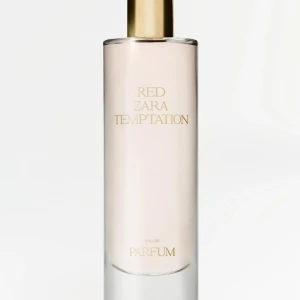 Red Temptation från Zara EDP - Elegant och sofistikerad parfym från Zara. Doften är intensiv och lockande, perfekt för den som vill göra ett intryck. Top noter: saffran, Bitter Orange and Coriander; hjärt noter Praline and Jasmine; bas noter Amber, Moss and Musk.