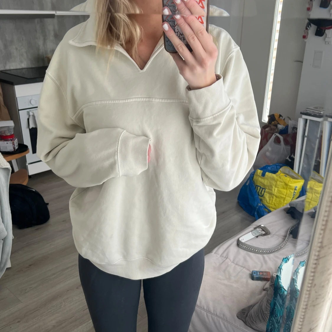 Beige tröja med krage - 91