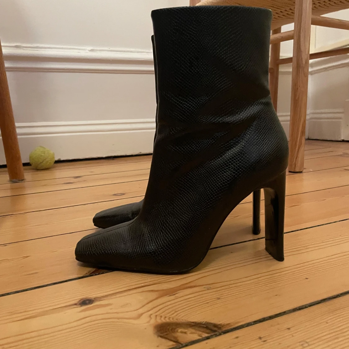 Svarta boots med klack