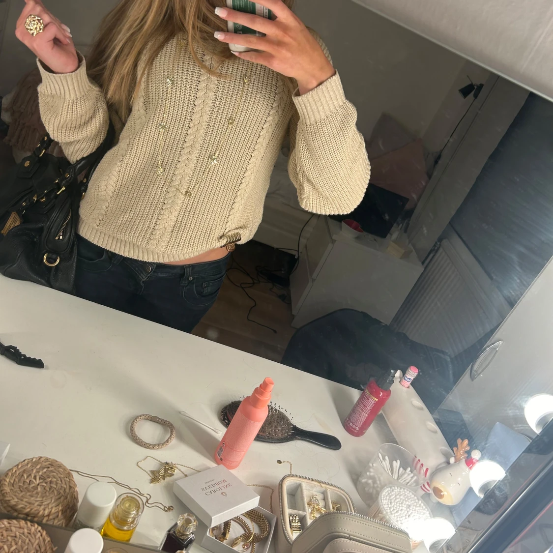 Beige stickad tröja