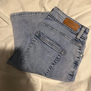Blå jeans från ONLY - Snygga blå jeans från ONLY storlek M/30, Dem är i bra skick 