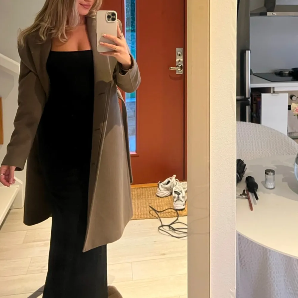 Aldrig använd. Köpt på MQ för 3000kr.. Takit.