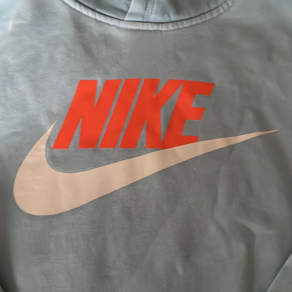 Röd Jordan hoodie och blå Nike hoodie - 92