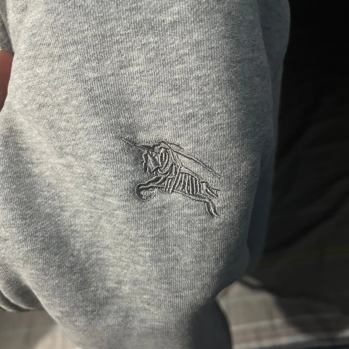 Grå hoodie från Burberry - 90