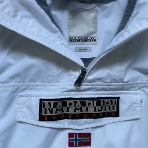 Napapijri - Vit napapijri jacka