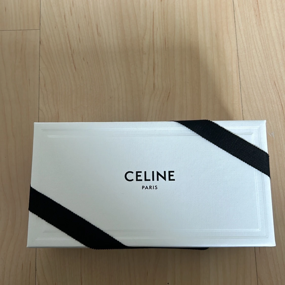 Splitternya Celine triomphe brunfläckiga 01 - 91