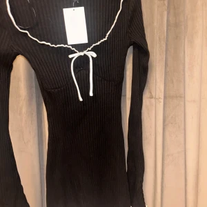 Klänning - Aldrig haft på mig, prislappen kvar. XXS mem sitter ganska löst passar s/m
