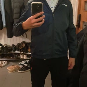 Nike jacka  - Nike jacka i bra skick