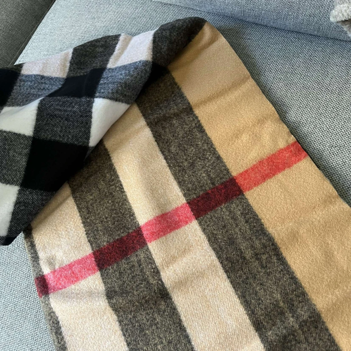 Burberry halsduk  - 92