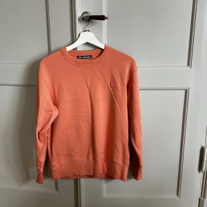 Acnetröja  - Säljer denna fina acnetröja. Helt oanvänd. 