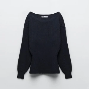 Stickad tröja - Säljer vin fina stickade tröja från zara. Den är båtringad. Använd kanske 5 gånger. Nypris 399. Skriv privat för egna bilder. PRISET KAN DISKUTERAS VID SNABB AFFÄR!!💕