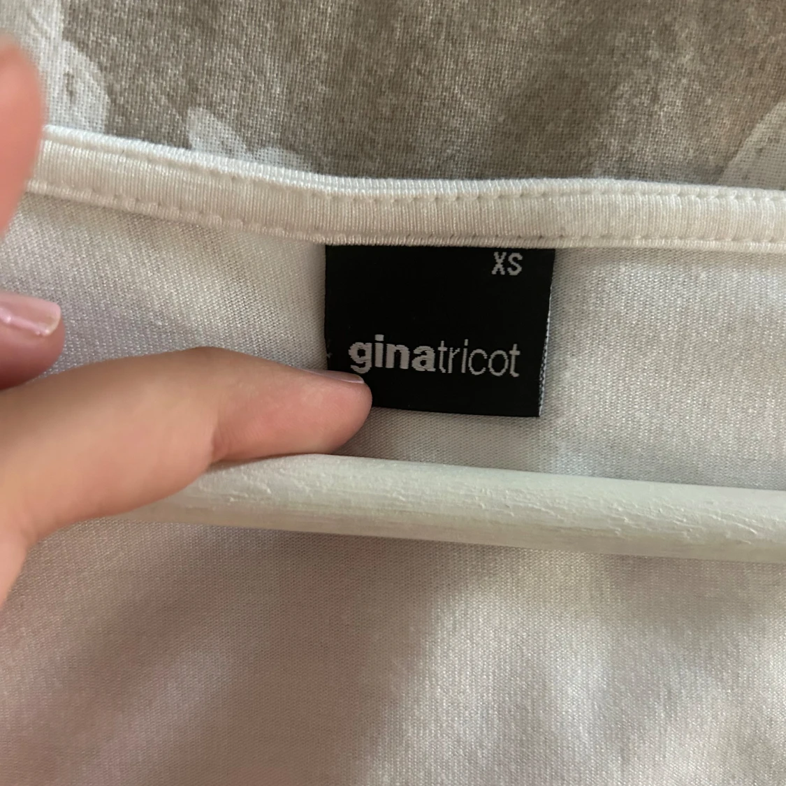 vit gina tröja  - 91