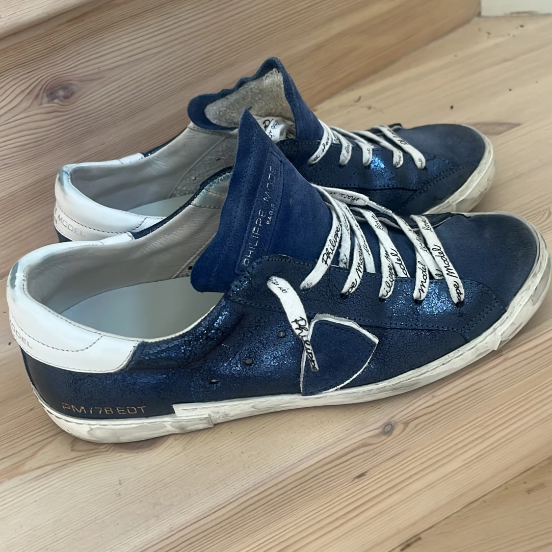 Blå sneakers från Philippe Model - 90