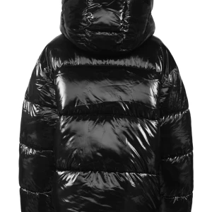 Glansig Calvin clein jacka - Hej jag säljer min vinterjacka från Calvin clein då jag växt ut den och köpt en ny jacka . Det är storlek S men passar även M . Jätte fin jacka som köptes för nästan 4000kr . Håller värmen otroligt bra . Säljs inte längre heller .