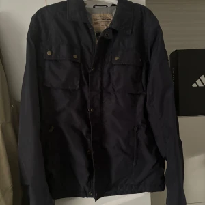 Vinter jacka  - Passar upp till storlek m-L 
