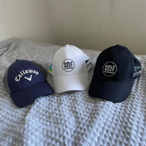 Golfkepsar - 3 pack Golfkepsar. Callaway och 2 st golfwest kepsar. Säljer alla 3 för 89kr.